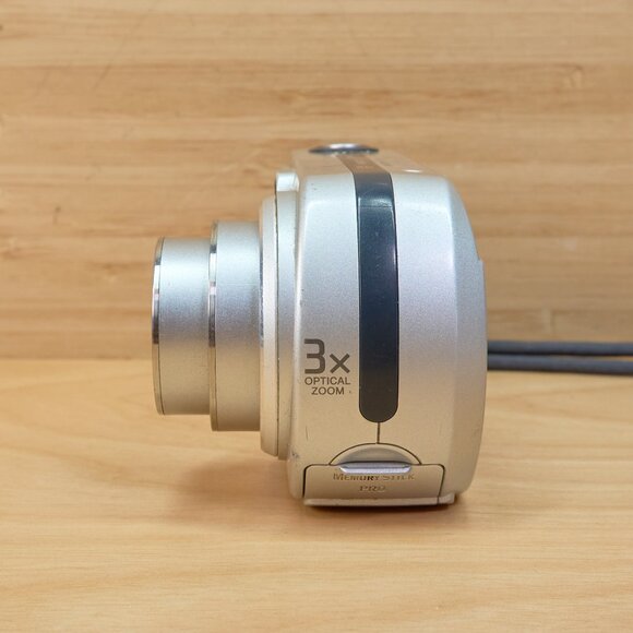 Vintage Sony Cyber-shot DSC-P72 3.2MP Digital Camera, 3X Optical Zoom, Made in J - Picture 4 of 8